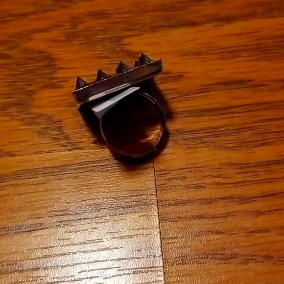 Ring - Picture 2 of 2